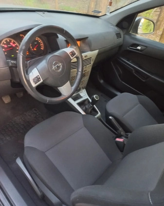 Opel Astra cena 11900 przebieg: 298000, rok produkcji 2011 z Lubraniec małe 46